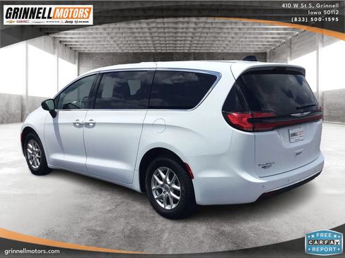 Used 2025 Chrysler Pacifica Select FWD image 7