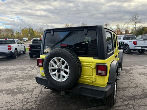 Used 2023 Jeep Wrangler Sport S image 6
