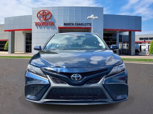 Used 2021 Toyota Camry SE FWD image 2