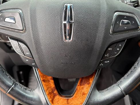 Used 2017 Lincoln MKX Reserve AWD/4WD image 18