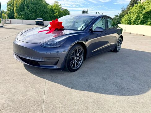 Used 2021 Tesla Model 3 Long Range AWD/4WD image 4