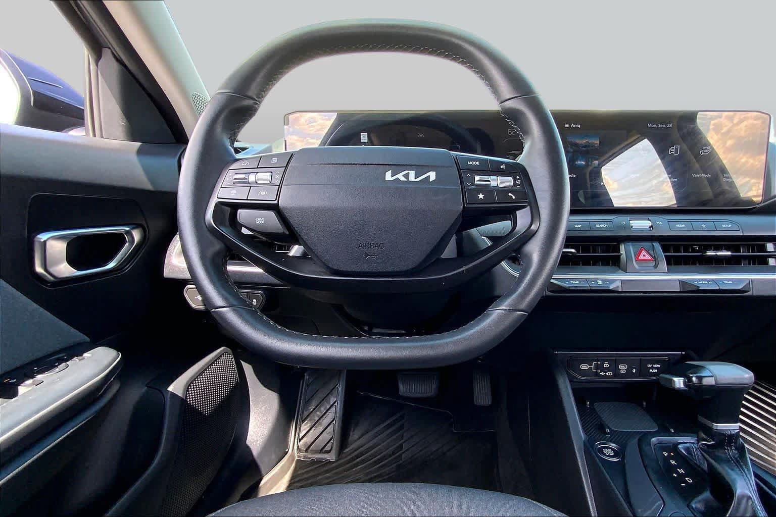 Used 2025 Kia K4 EX FWD image 6