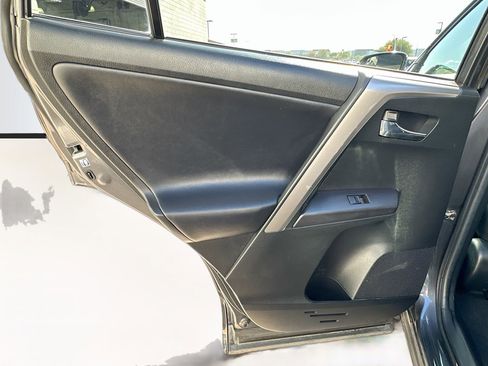 Used 2016 Toyota RAV4 XLE image 25