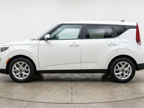 Used 2025 Kia Soul LX w/ LX Technology Package image 5