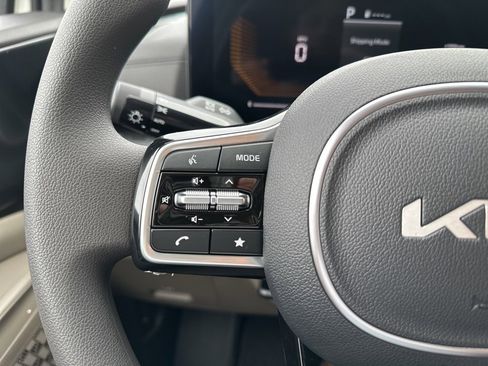 New 2026 Kia Carnival LX image 36