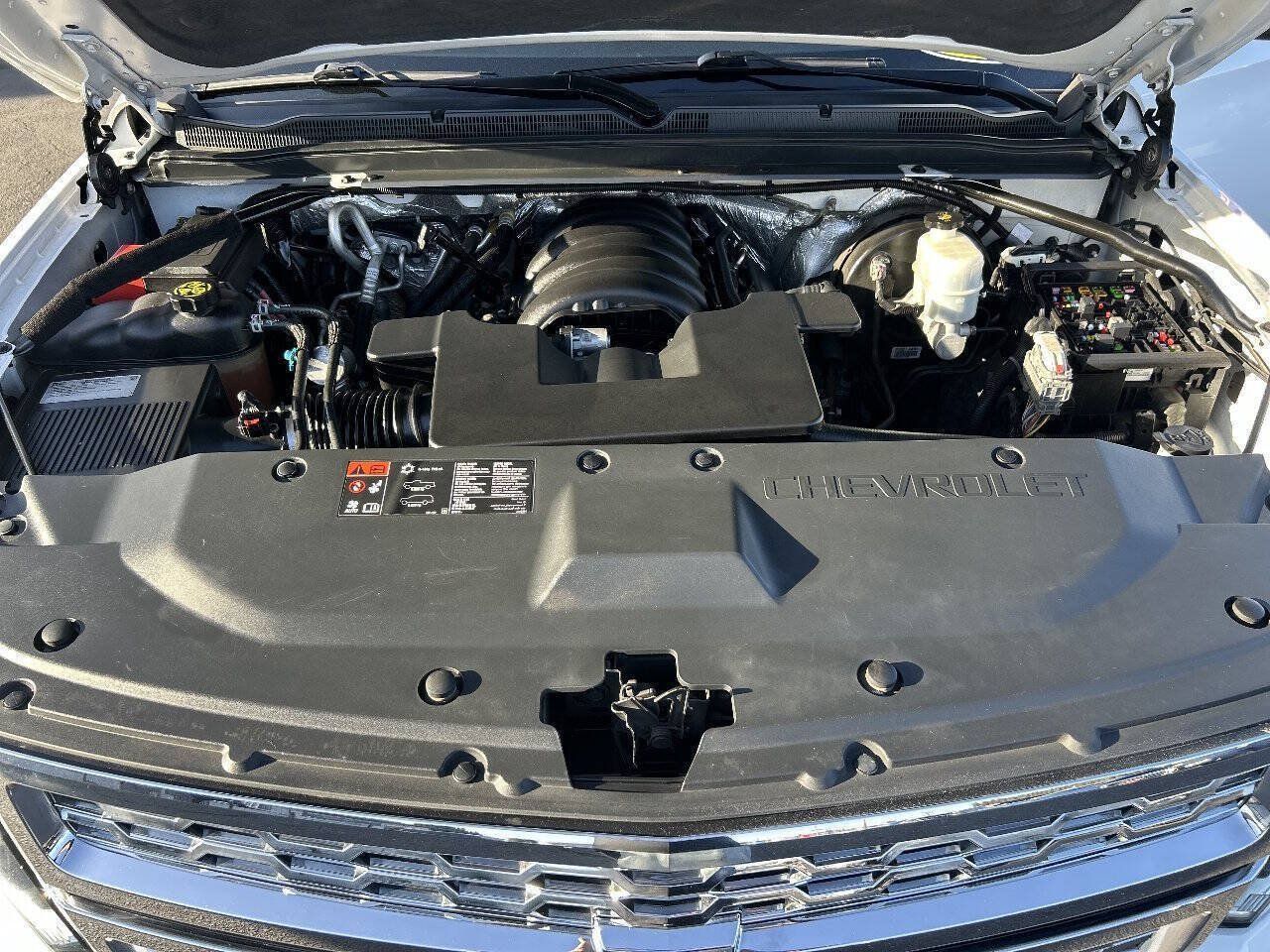 Used 2015 Chevrolet Suburban LT AWD/4WD image 21