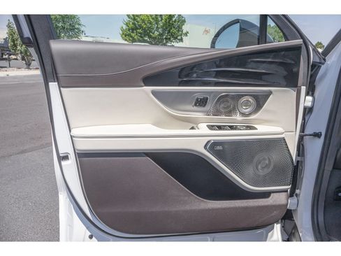 Used 2025 Lincoln Nautilus Black Label AWD/4WD image 18
