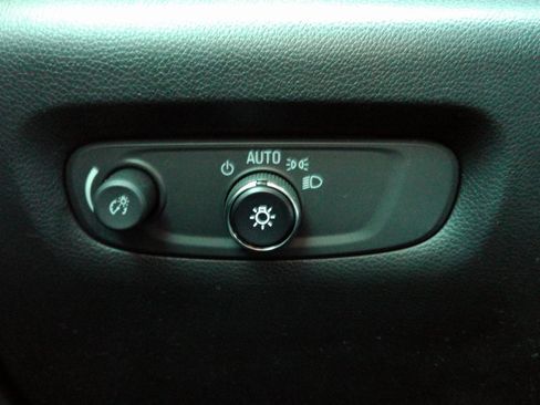 Certified 2022 Chevrolet Traverse LT w/ LPO, Floor Liner Package image 21