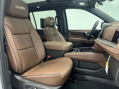 New 2026 Chevrolet Suburban High Country AWD/4WD image 25