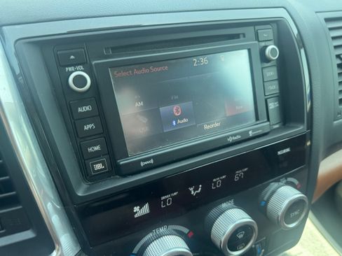 Used 2019 Toyota Sequoia Platinum AWD/4WD image 21
