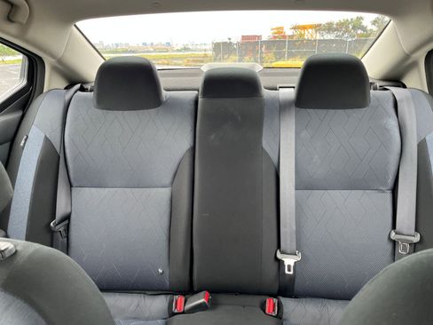 Used 2025 Nissan Versa SV image 33