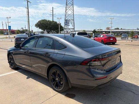 Used 2025 Honda Accord SE image 4