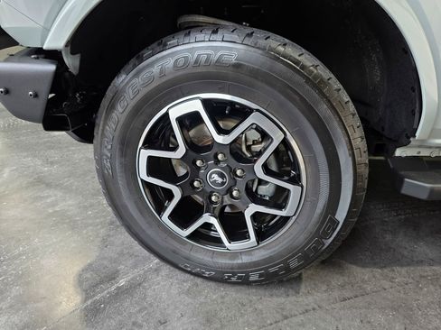 Used 2024 Ford Bronco Outer Banks AWD/4WD image 36