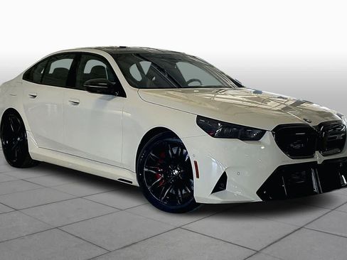 New 2026 BMW M5 w/ Carbon Package image 2