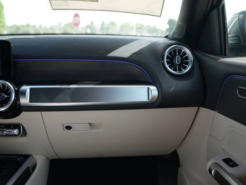 Used 2026 Mercedes-Benz GLB 250 4MATIC image 29