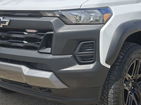 Used 2024 Chevrolet Colorado Trail Boss w/ Technology Package AWD/4WD image 10