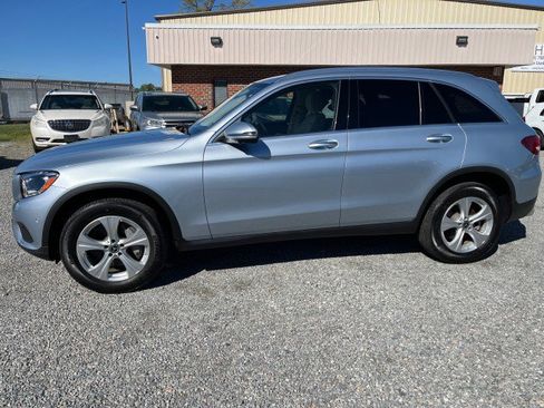 Used 2017 Mercedes-Benz GLC 300 4MATIC image 1