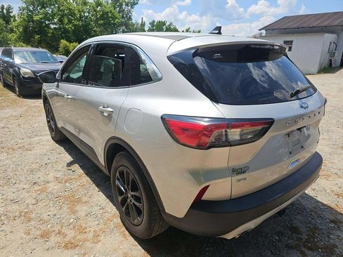 Used 2020 Ford Escape SE FWD image 2