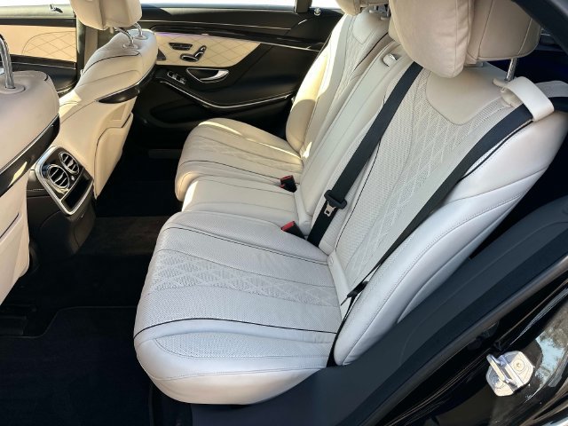 Used 2020 Mercedes-Benz S 560 4MATIC Sedan image 11