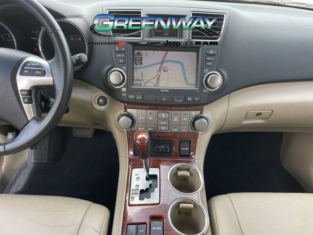 Used 2012 Toyota Highlander Limited w/ Tow Pkg FWD image 13