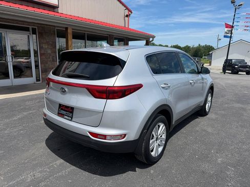Used 2019 Kia Sportage LX AWD/4WD image 4
