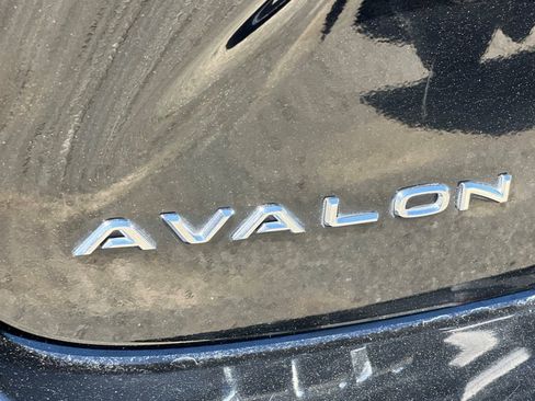 Used 2018 Toyota Avalon XLE FWD image 26