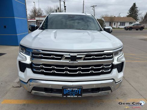 Used 2025 Chevrolet Silverado 1500 LTZ w/ Z71 Off-Road Package AWD/4WD image 3