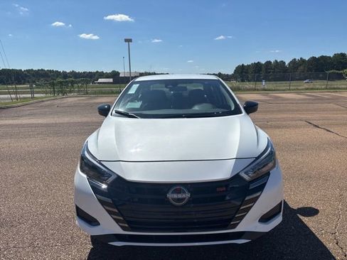 New 2025 Nissan Versa SR w/ Trunk Package image 6