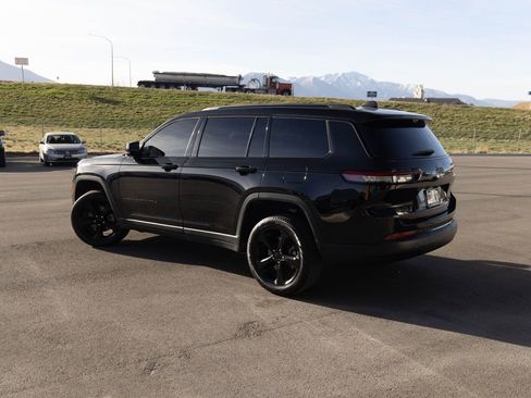 Used 2025 Jeep Grand Cherokee L Limited w/ Luxury Tech Group II image 4