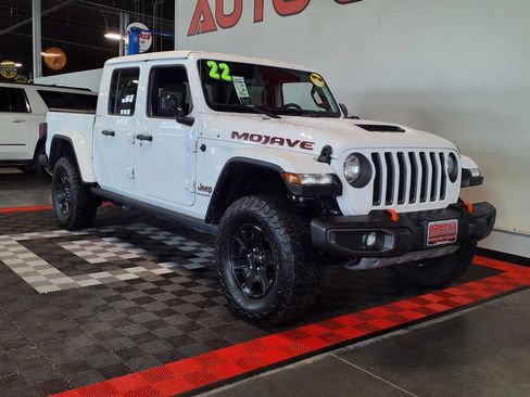 Used 2022 Jeep Gladiator Mojave w/ Cold Weather Group AWD/4WD image 2