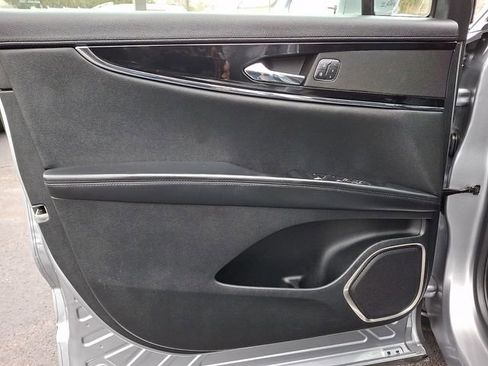 Used 2022 Lincoln Nautilus AWD w/ Premium Package image 12