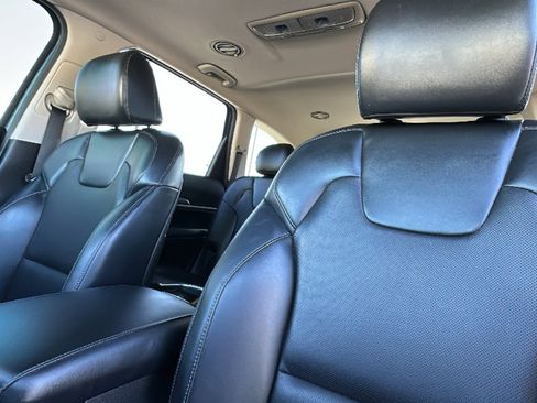 Used 2022 Kia Telluride S image 11