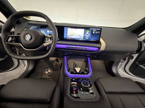 Used 2025 BMW X3 xDrive30i w/ Convenience Package image 15