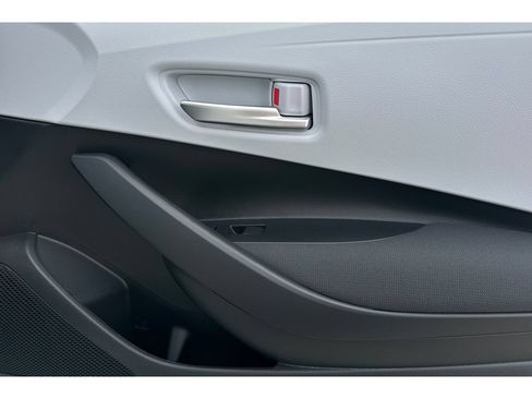 Used 2026 Toyota Corolla SE w/ SE Premium Package FWD image 18