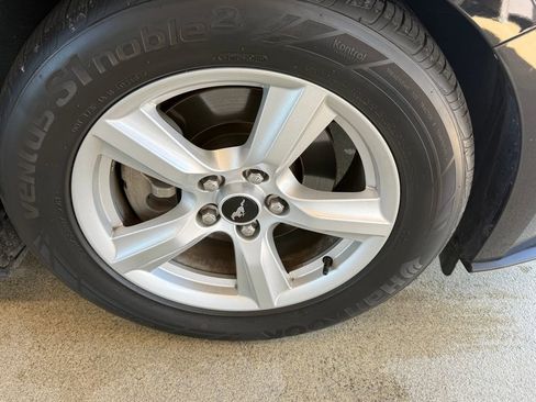 Used 2018 Ford Mustang Coupe image 6