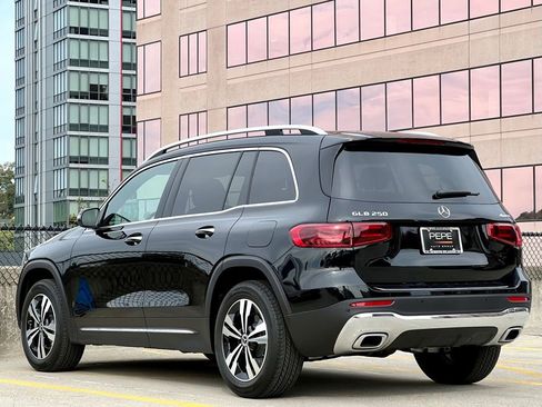 Certified 2025 Mercedes-Benz GLB 250 4MATIC image 6