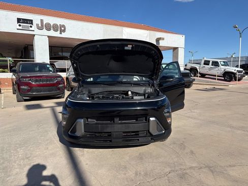 Used 2025 Hyundai Kona SEL FWD image 53