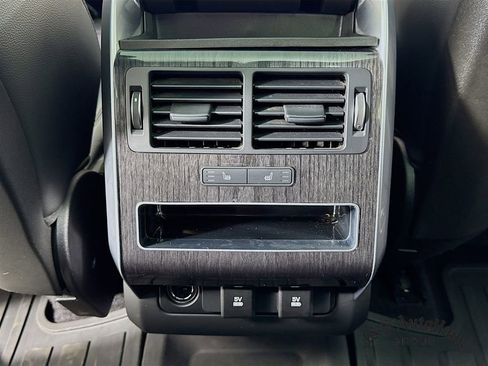 Used 2019 Land Rover Range Rover Sport SE image 31
