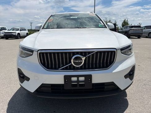 Used 2023 Volvo XC40 B5 Plus w/ Protection Package Premier AWD/4WD image 3