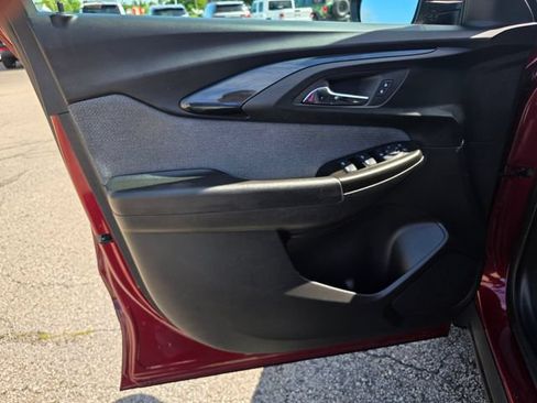 Used 2023 Chevrolet TrailBlazer LT w/ Convenience Package AWD/4WD image 18
