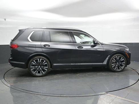 Used 2022 BMW X7 xDrive40i w/ Premium Package AWD/4WD image 4