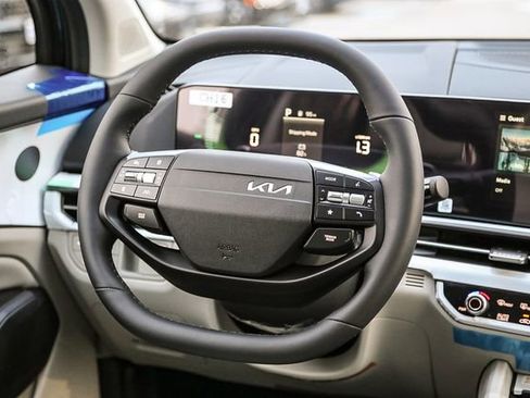 Used 2026 Kia Sportage EX AWD/4WD image 8