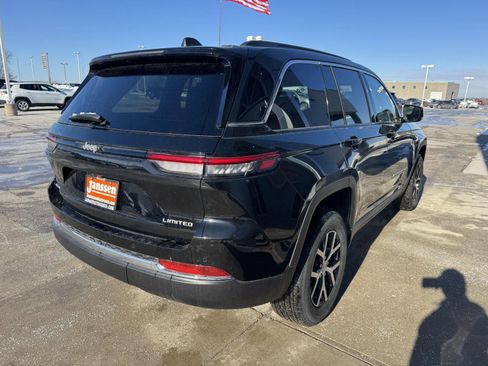 New 2025 Jeep Grand Cherokee Limited image 3