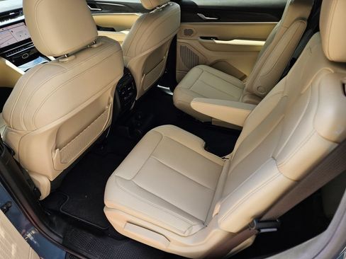 New 2026 Jeep Grand Cherokee L Limited AWD/4WD image 11