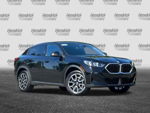 Used 2026 BMW X2 xDrive28i AWD/4WD image 2