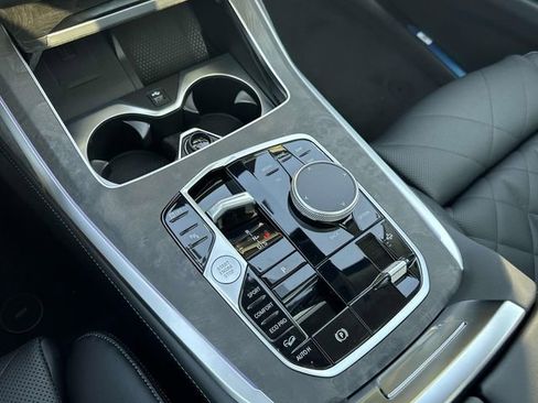 New 2026 BMW X7 xDrive40i w/ Premium Package image 17