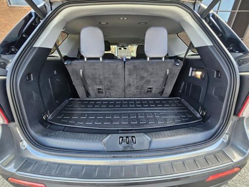 Used 2022 Ford Explorer XLT w/ Equipment Group 202A image 65