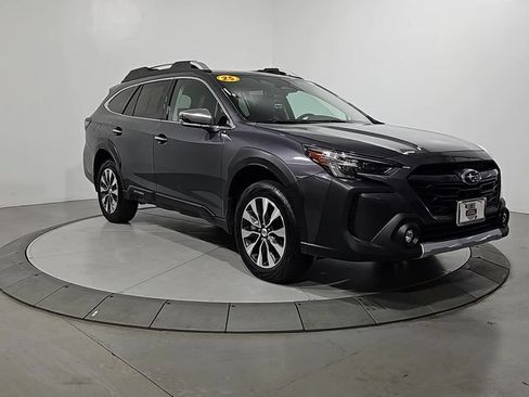 Certified 2025 Subaru Outback Touring AWD/4WD image 9