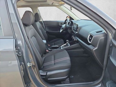 Used 2025 Hyundai Venue SEL FWD image 21