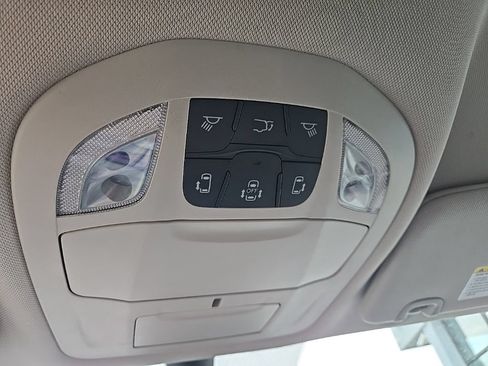 Used 2023 Chrysler Pacifica Touring-L FWD image 65